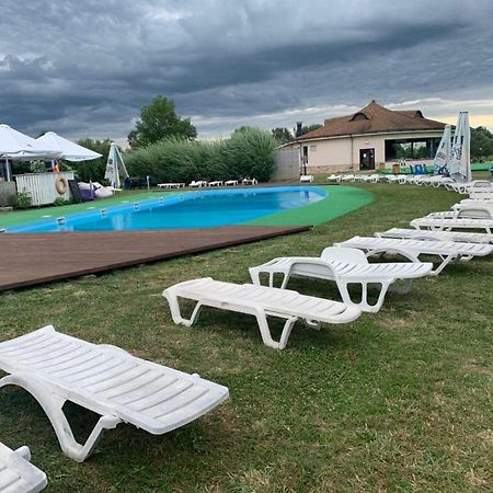 Aventurier Club Villa Rozhny Екстериор снимка